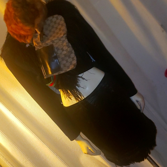 Cache shimmery skirt with feathers - Picture 1 of 5